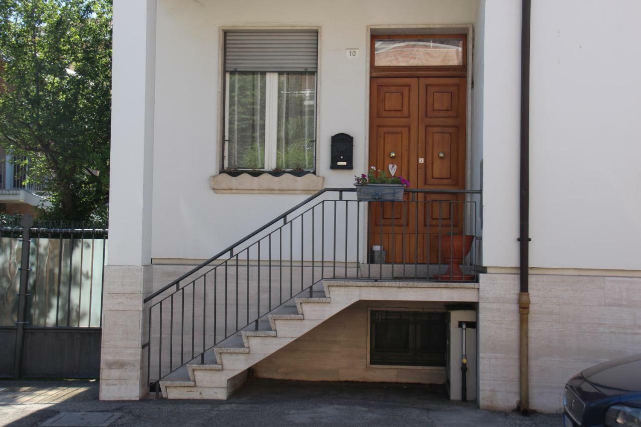 Accogliente Casa Indipendente Con Wi-Fi Gratuito, A Due Passi Dal Centro E Dalle Attrazioni Ravenna Bagian luar foto